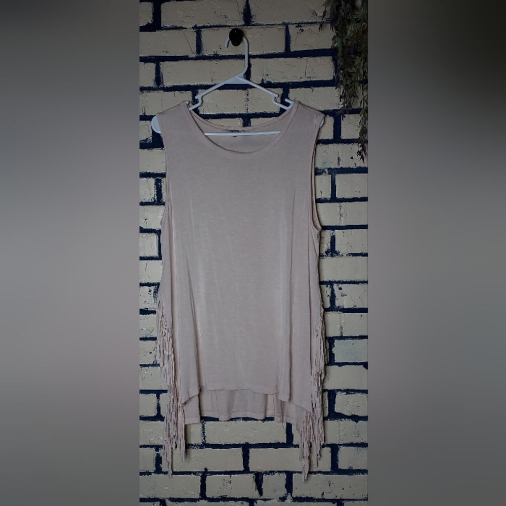 Fringe sleeveless tee